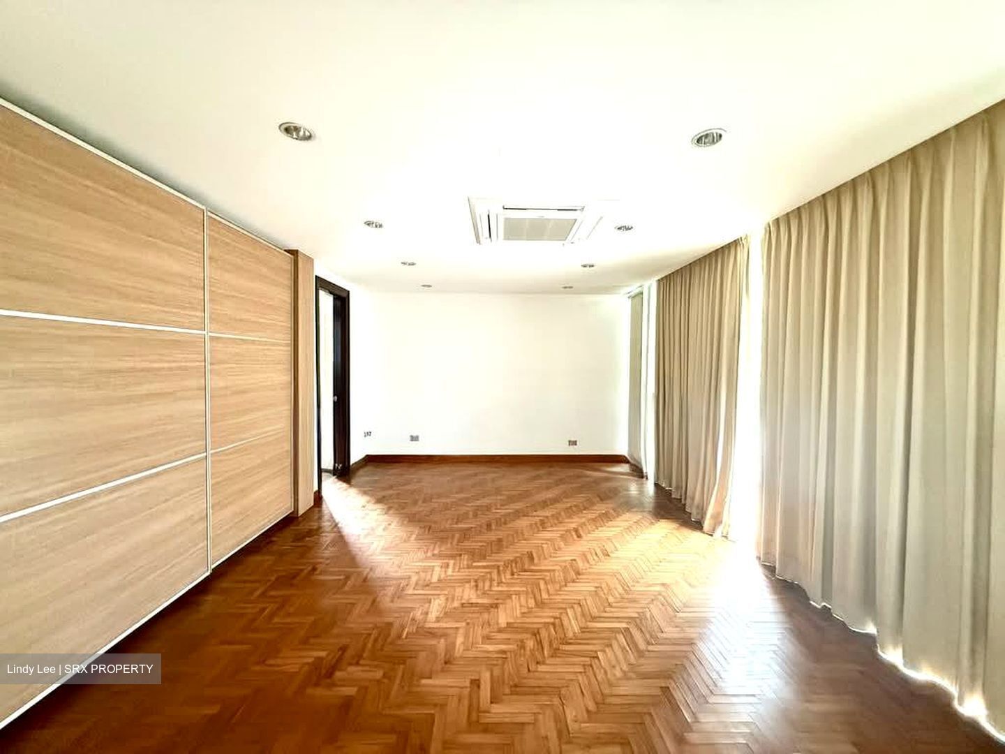 Second Avenue (D10), Detached #563475631